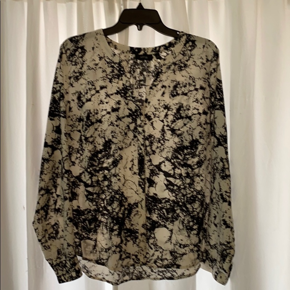 Women’s Button Up Long Sleeved Shirt